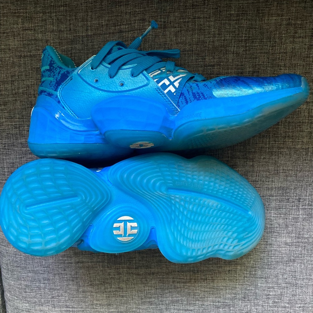 Men’s Adidas Harden Vol. 4 basketball shoes